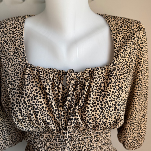 Revamped‎ Women's Leopard Print Half Sleeve Shirred Crop Top Medium V-Neck Tie - Picture 4 of 13